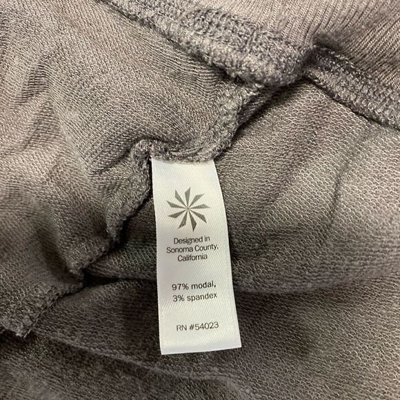 - #156 ATHLETA lightweight Top - Picture 8 of 8